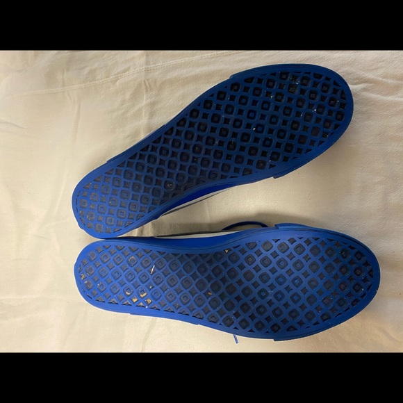 Senakers - Picture 6 of 9